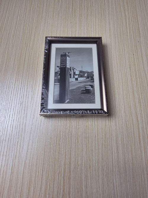 Classic Bronze Picture Frame 7.5 x 5.5 – Elegant Photo Frame with White Mat