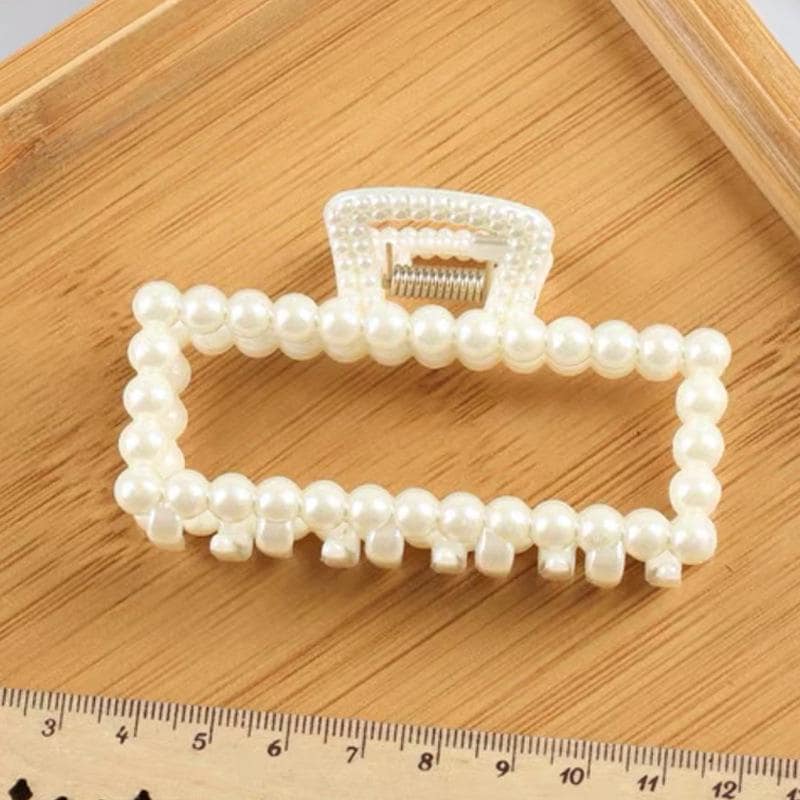 Pearl Hair Claw Clip: Elegant Open Square Design